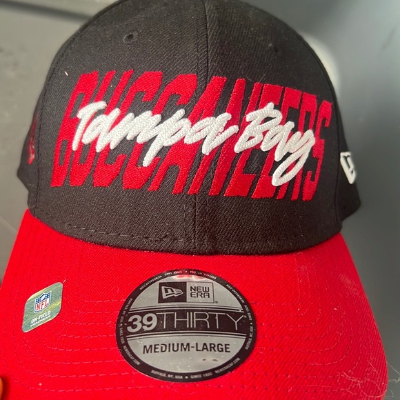 Buccaneers 2022 Draft Hat - Picture 1 of 4